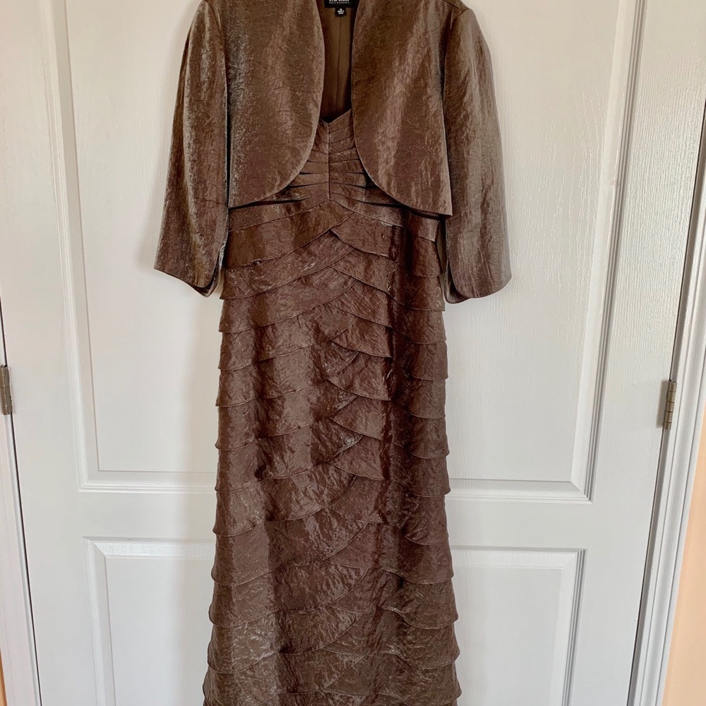 Adrianna Papell evening dress size 14